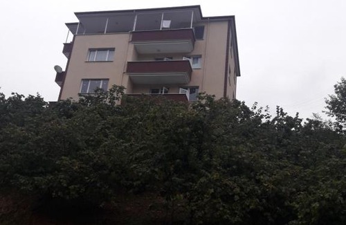 Akcaabat Apartment | Memiş Apartmanı