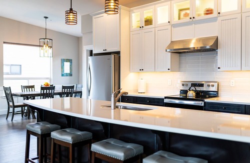 Manson Condo | Memorable Lake and Mountain Views Luxury Penthouse