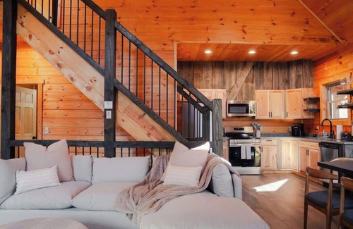 McArthur Cabin | Memories at Hillside A Modern Cabin Hocking Hills