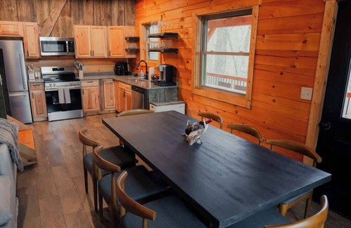 McArthur Cabin | Memories at Hillside A Modern Cabin Hocking Hills