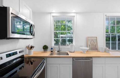 Southwest Coconut Grove House | Memory Lane, Cozy Home with Pool, Lush South Miami