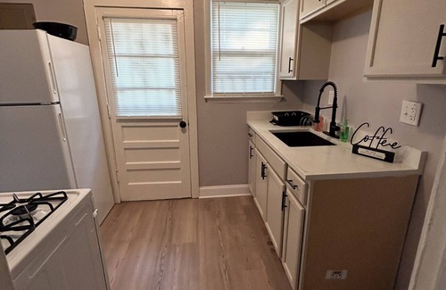 Memphis Apartment | Memphis Corporate Stay,Breakfast + Optional Transportation!