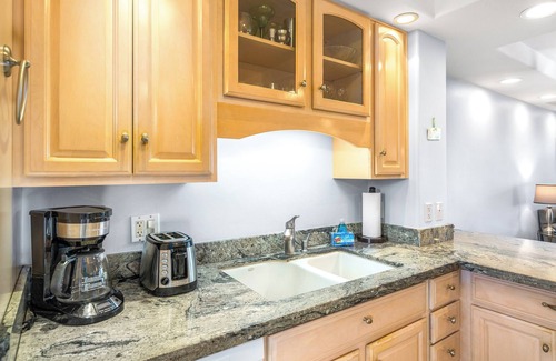 Kihei Condo | Menehune Shores #401 4th floor Ocean View, A/C throughout, Great Rates