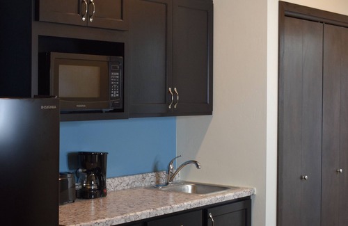 Marinette Hotel | Menominee River Extended Stay Hotel