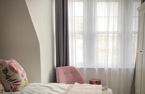 Folkestone Bed & Breakfast | Merchant39