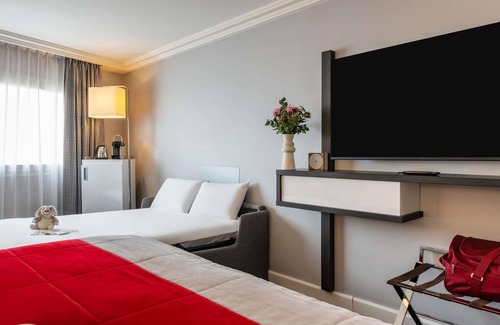 Roissy-en-France Hotel | Mercure Paris CDG Airport & Convention