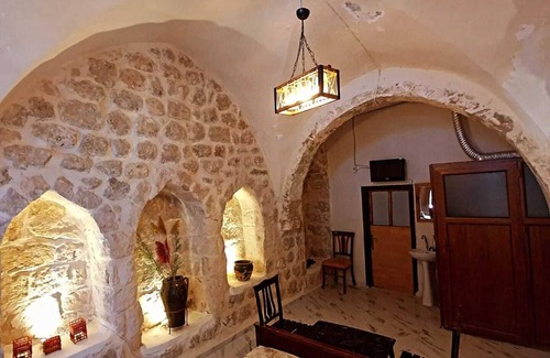 Artuklu Hotel | Merde Konağı
