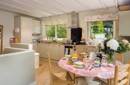Bowness-on-Windermere House | MERE VIEW, family friendly in Bowness-On-Windermere