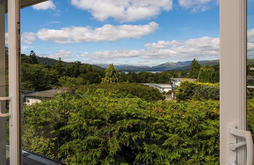 Bowness-on-Windermere House | MERE VIEW, family friendly in Bowness-On-Windermere