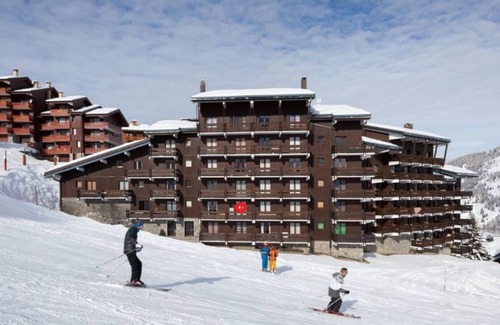 Meribel-Mottaret Apartment | MERIBEL-MOTTARET Ski-to-door apartment 1800m south-facing balcony mountain view