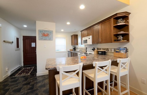 Regional District of Nanaimo Cottage | Mermaid Cottage Short Walk to Rathtrevor Beach. 3 Bedroom 2 Bathroom cottage.