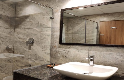 Kelambakkam Hotel | Mermaid Resort Kelambakkam
