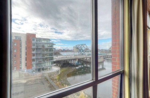 Downtown Victoria Condo | Mermaid Retreat