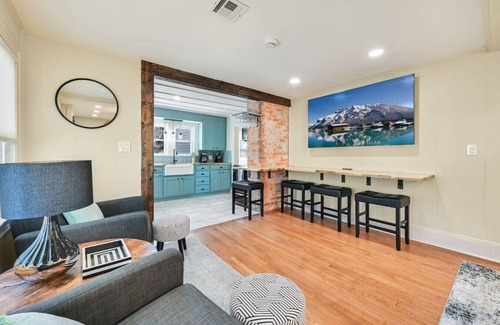 Claxton Community Apartment | Merrimon Manor Historic Remodel
