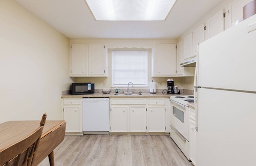 Albany Hotel | Merry Acres Inn