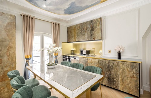 Quartier du Faubourg-Montmartre Apartment | Merveil - Luxury Suite - Opera - Rougemont II
