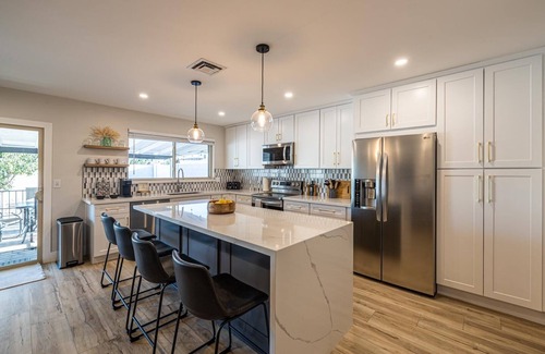 Mesa House | Mesa 4BR Haven: Heated Pool, Putting Green