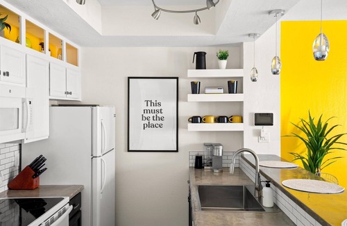 Chandler House | Message For Discount - Sunny Chandler Retreat with Palm Springs vibes