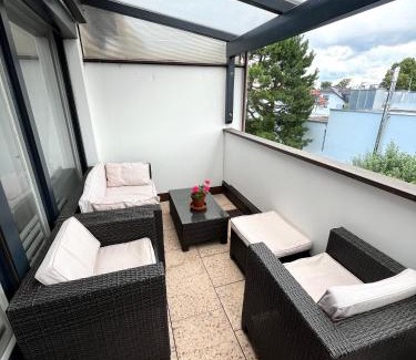Munchen District House | MesseWohnenAschheim Business Zimmer und Apartment mit Balkon bei Messe München