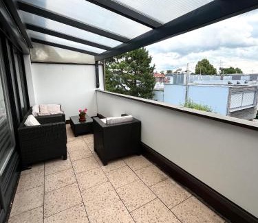 Munchen District House | MesseWohnenAschheim Business Zimmer und Apartment mit Balkon bei Messe München