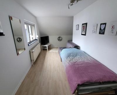 Unterrath Apartment | Messezimmer am Thewissenweg