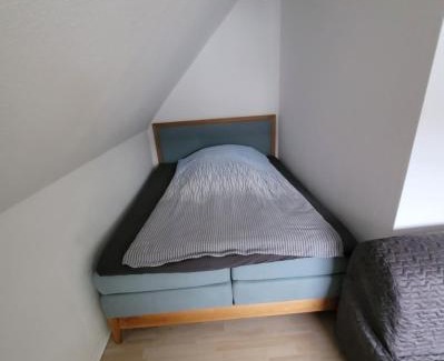 Unterrath Apartment | Messezimmer am Thewissenweg