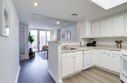 Ballston Apartment | Metro Access, Modern Comfort Apt