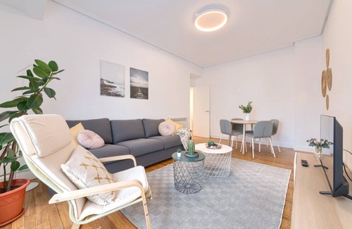 Bilbao Apartment | Metro Adjacent Modern Home
