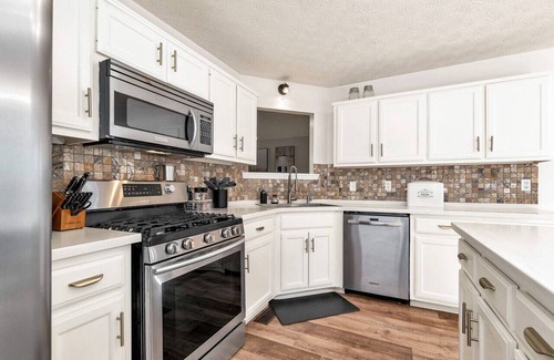 Lawrenceville Apartment | Metro Atlanta Getaway
