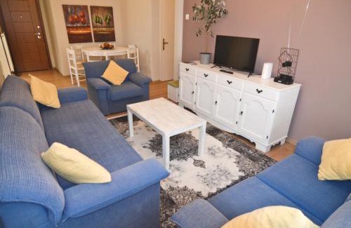 Kastoria Apartment | Metropolis Midtown