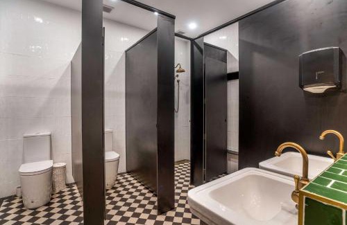 Orange Hotel | Metropolitan Hotel