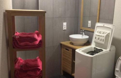 Faubourg North Apartment | Meublé de Tourisme Au Troubadour, vaste T2 proximité République avec garage