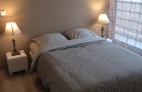 Faubourg North Apartment | Meublé de Tourisme Au Troubadour, vaste T2 proximité République avec garage