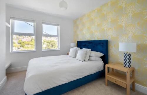 Mevagissey House | Mevagissey Holiday Home - sea view and parking