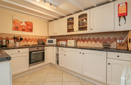 Porlock Cottage | MEWS COTTAGE, pet friendly in Porlock