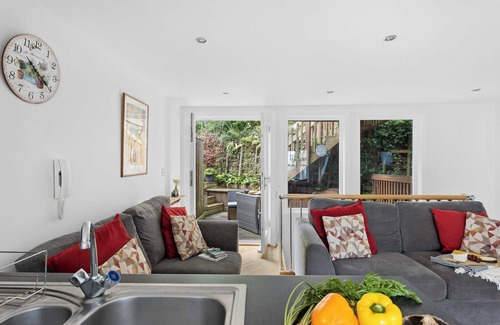 Shaldon Cottage | Mews seaside house with integral garage and EV charger