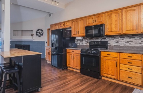 Fox Lake Apartment | Meyers Bay Sunset Lakefront Cottage in Fox Lake w/Boat Pier