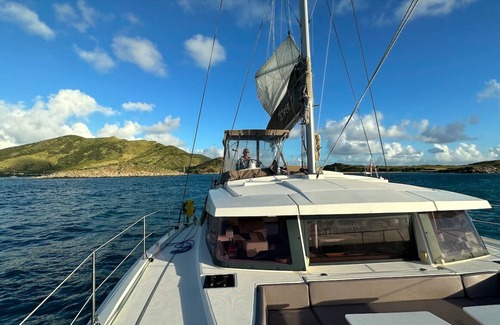 Grand Case Boat Rental | Your half-day cruise with scenic Zephyr and water activities