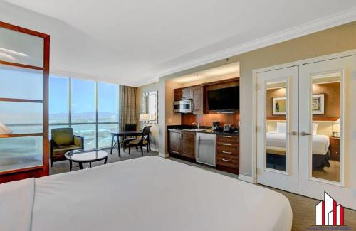 Las Vegas House | MGM Signature-24-716 Jacuzzi Studio
