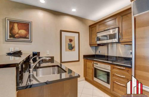 Las Vegas House | MGM Signature-28-602 1Br 2Ba Balcony Jacuzzi Suite