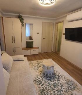 Mosonmagyarovar Apartment | Mi Casa Plantas