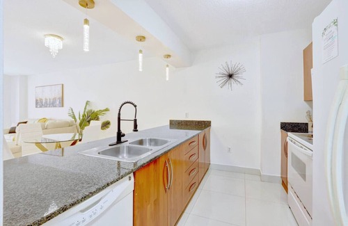 Brickell Apartment | MIA(CZ) - CLUB #2504(1B) Relist