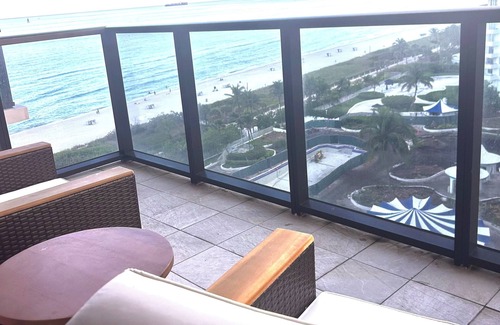 Mid Beach Condo | Miami Beach Alexander OCEAN FRONT suite multi pool resort Restaurant in building