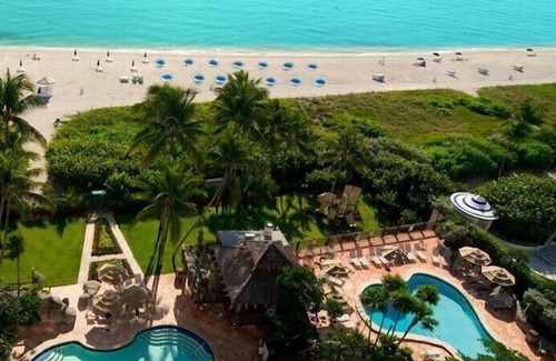 Mid Beach Condo | Miami Beach Alexander OCEAN FRONT suite multi pool resort Restaurant in building