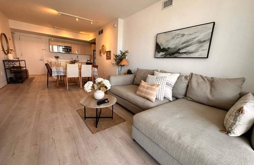 Hallandale Beach Apartment | Miami Beautiful Apartment with ocean view 1B/1B