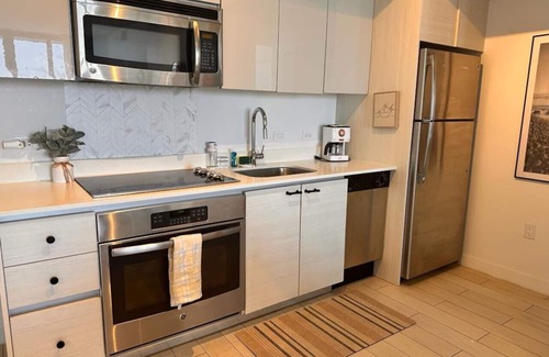 Hallandale Beach Apartment | Miami Beautiful Apartment with ocean view 1B/1B