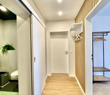 Bahnhofsviertel Apartment | MiCasa OL - Modernes Apartment in City Bestlage - Küche - WLAN - Balkon - Fugenloses Bad