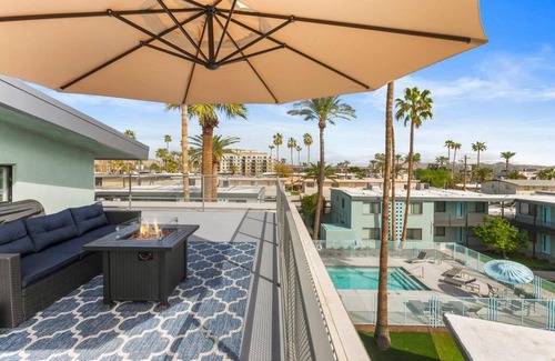 South Scottsdale Apartment | Micro Studio with balcony & pool view - Walk to OT