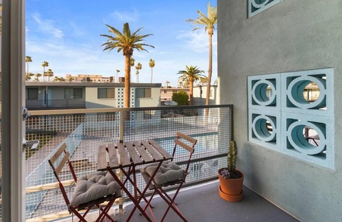 South Scottsdale Apartment | Micro Studio with balcony & pool view - Walk to OT