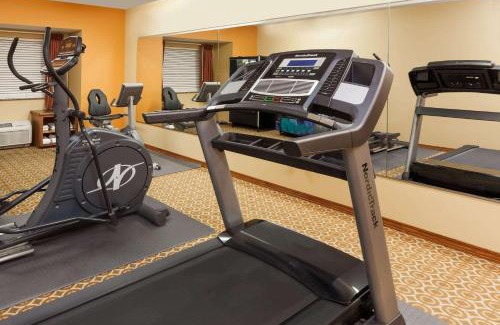 Roseland Hotel | Microtel by Wyndham South Bend Notre Dame University